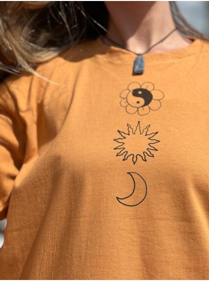 Camiseta Gostoso Demais - Caramelo - Frente e Verso