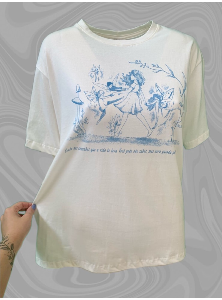 Camiseta Guiada Por Fadas - Off-White — imagem 1