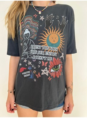 Camiseta Hippie Things - Chumbo