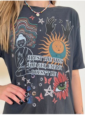 Camiseta Hippie Things - Chumbo