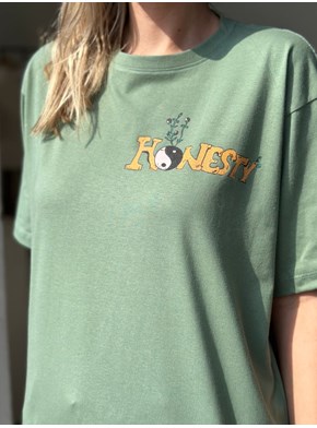 Camiseta Honesty Yin Yang - Verde Alecrim - Frente e Verso