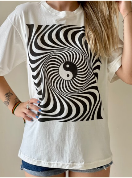 Camiseta Ilusão Yin Yang - Off-White