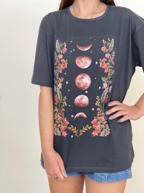 Camiseta Jardim Noturno - Chumbo