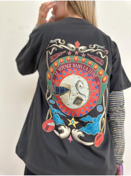 Camiseta La Lune - Chumbo - Frente e Verso