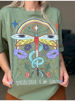 Camiseta Libélula, Serpente e Sensibilidade - Verde Alecrim
