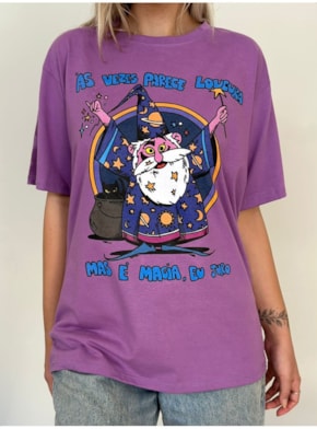 Camiseta Loucura e Magia - Lilás Lavanda