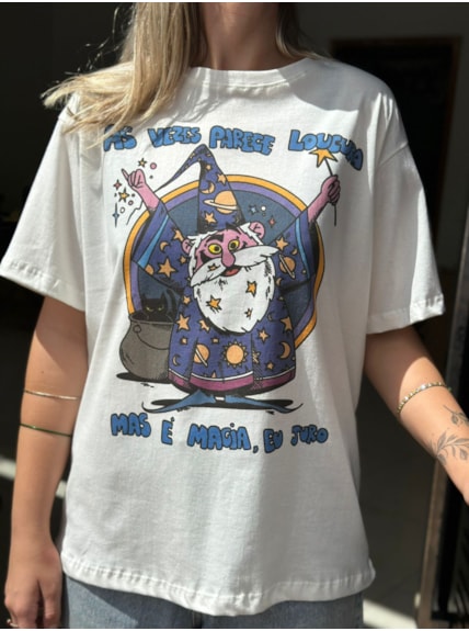 Camiseta Loucura e Magia - Off-White