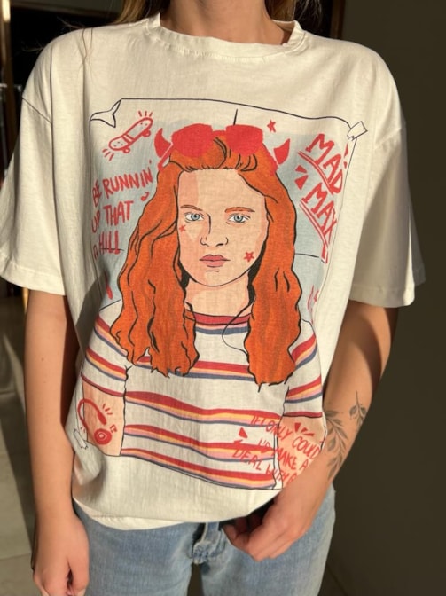 Camiseta Max - Stranger Things - Off-White