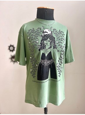 Camiseta Medusa Xilogravura - Verde Alecrim