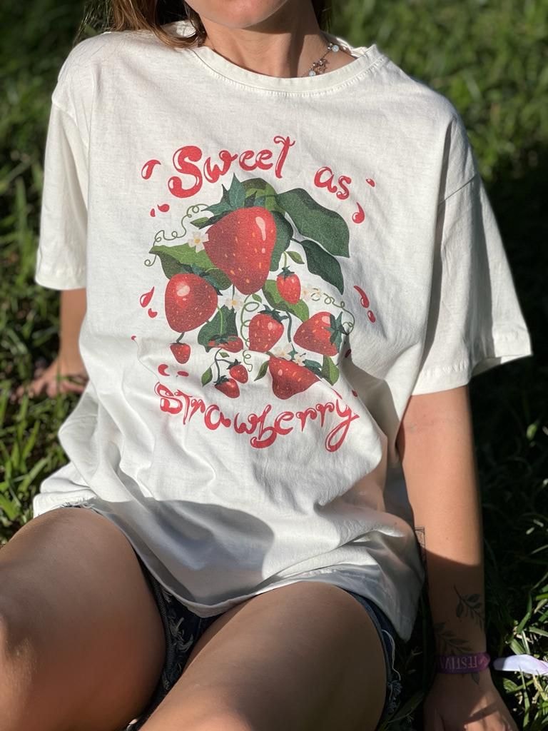 Camiseta Morangos - Off-White — imagem 2