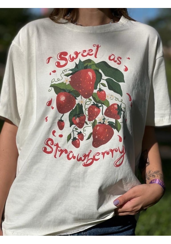 Camiseta Morangos - Off-White
