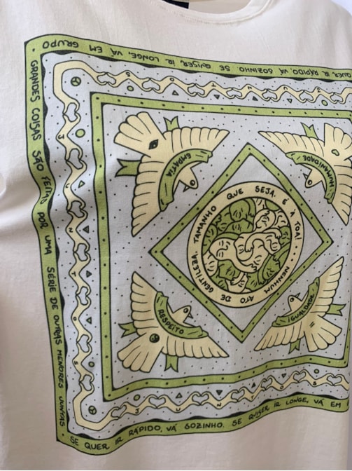 Camiseta Mosaico Juntos - Off-White