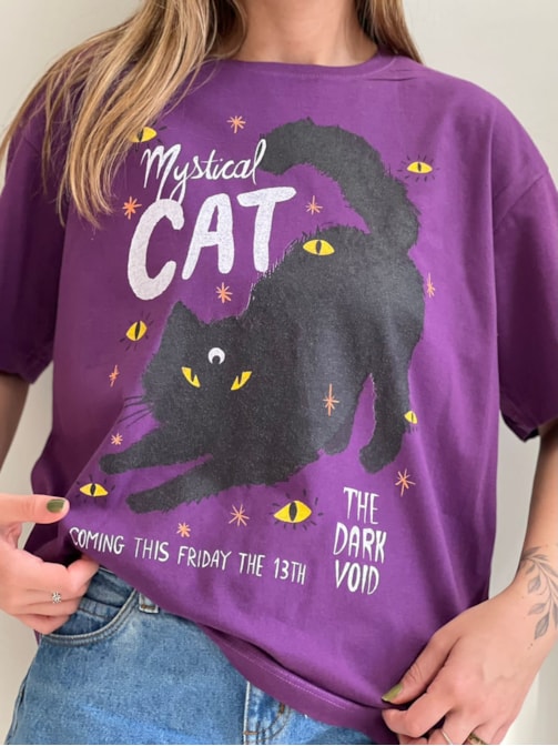 Camiseta Mystical Cat - Roxa