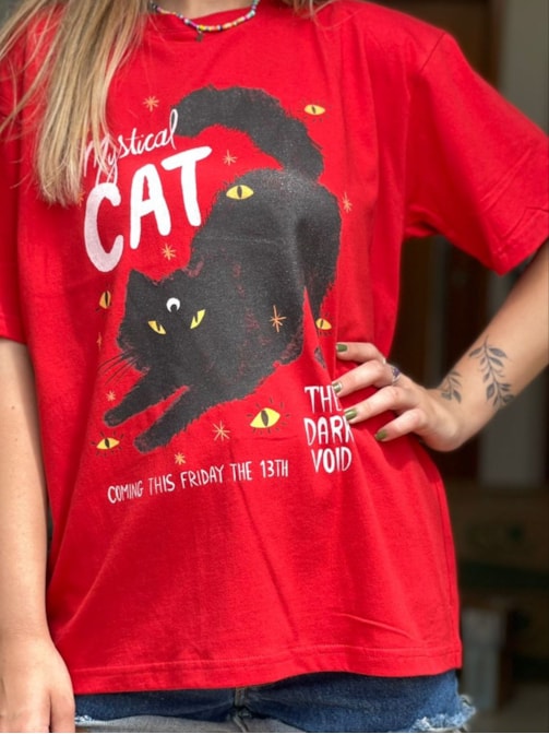 Camiseta Mystical Cat - Vermelha