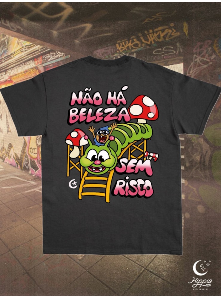 Camiseta Não há beleza sem risco - Preta - Frente e Verso — imagem 1