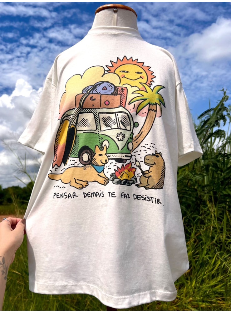 Camiseta Pensar Demais Te Faz Desistir - Off-White — imagem 1