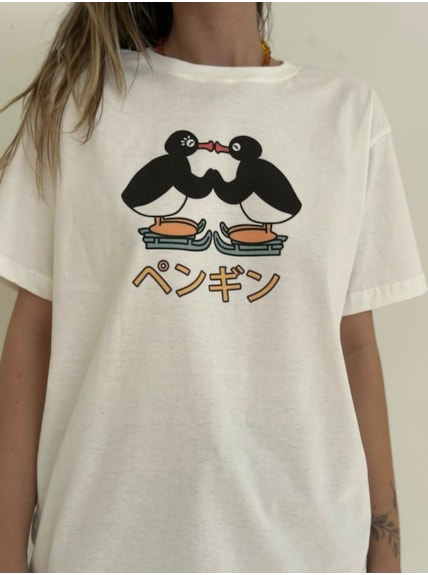 Camiseta Pingu - Off-White - Frente e Verso