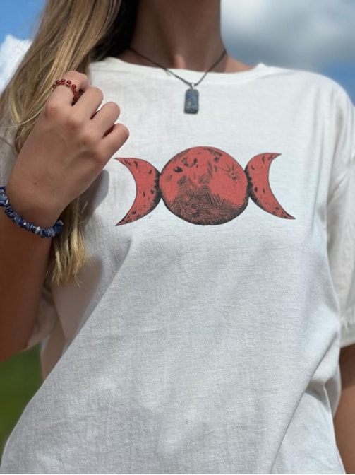 Camiseta Plantados Aqui - Off-White - Frente e Verso