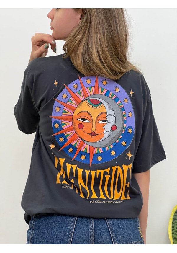 Camiseta Plenitude Sol e Lua - Chumbo - Frente e Verso