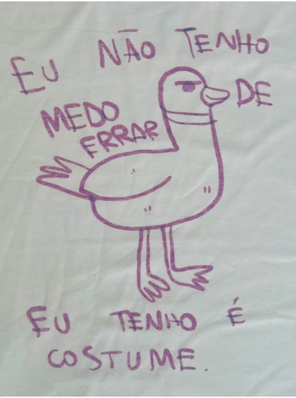 Camiseta Pombo Não Tem Medo De Errar - Off-White