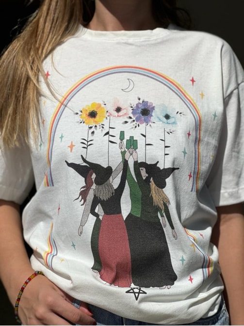 Camiseta Raiz Feminina Bruxas Fest - Off-White