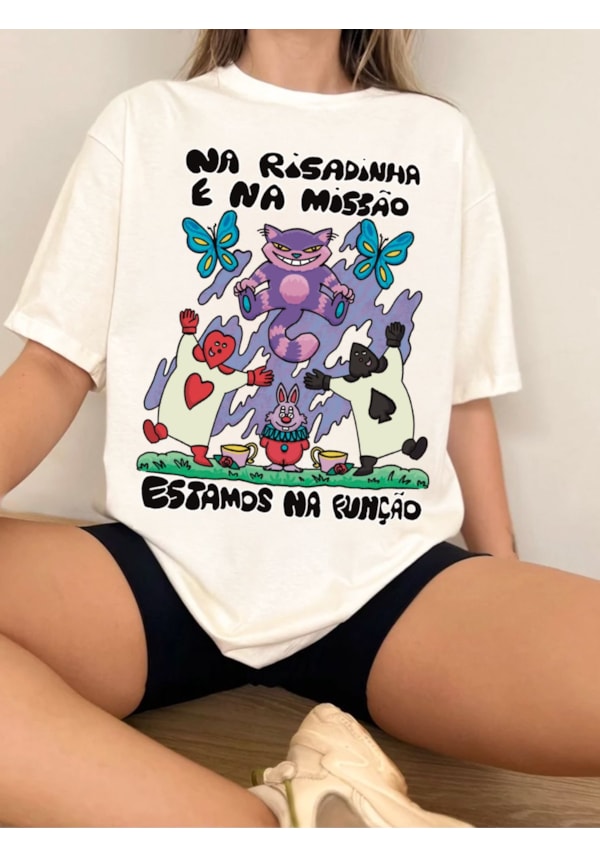 Camiseta Risadinha na Função - Off-White
