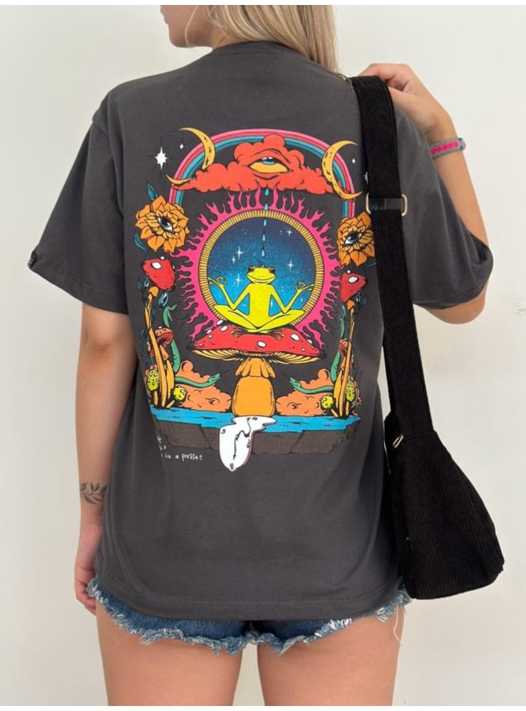 Camiseta Sapo Serenidade - Chumbo - Frente e Verso — imagem 1