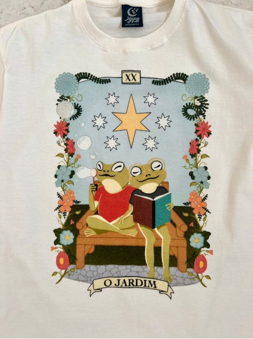 Camiseta Sapos Tarot - O Jardim - Off-White
