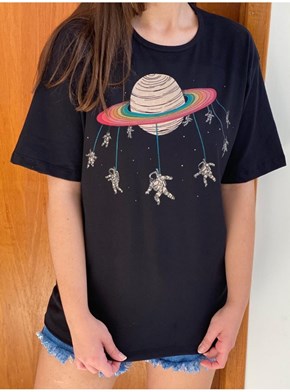Camiseta Saturno Astronautas - Preta