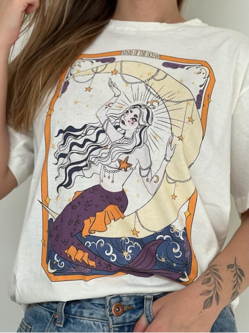 Camiseta Sereia na Lua - Off-White