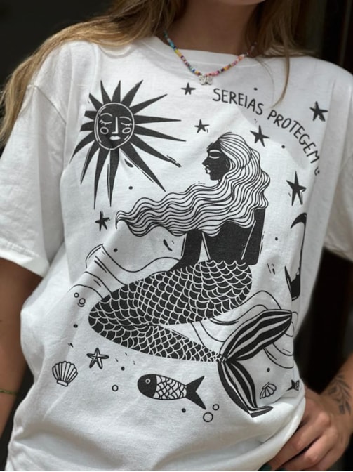 Camiseta Sereias Protegem o Mar - Off-White