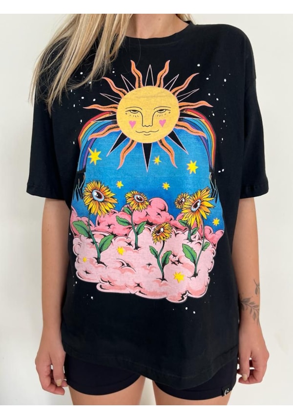 Camiseta Sol Arco Íris - Preta