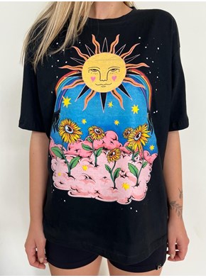 Camiseta Sol Arco Íris - Preta