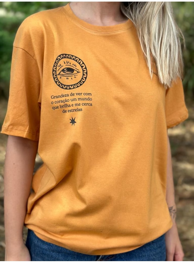 Camiseta Sol Grandeza - Caramelo - Frente e Verso — imagem 2