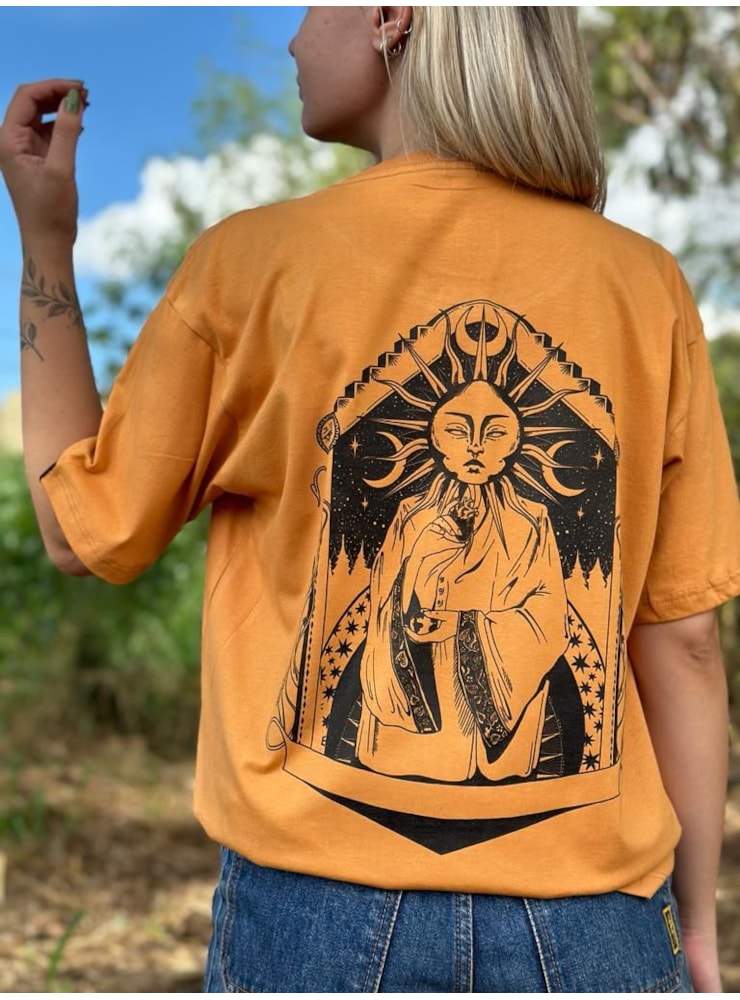 Camiseta Sol Grandeza - Caramelo - Frente e Verso — imagem 1