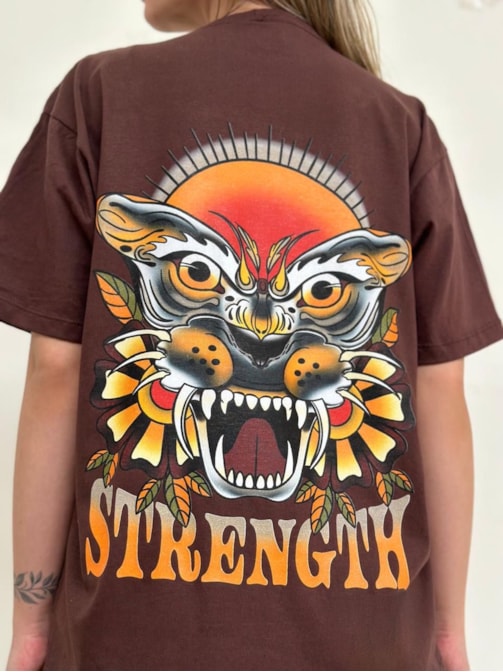 Camiseta Strength Tigre - Marrom - Frente e Verso
