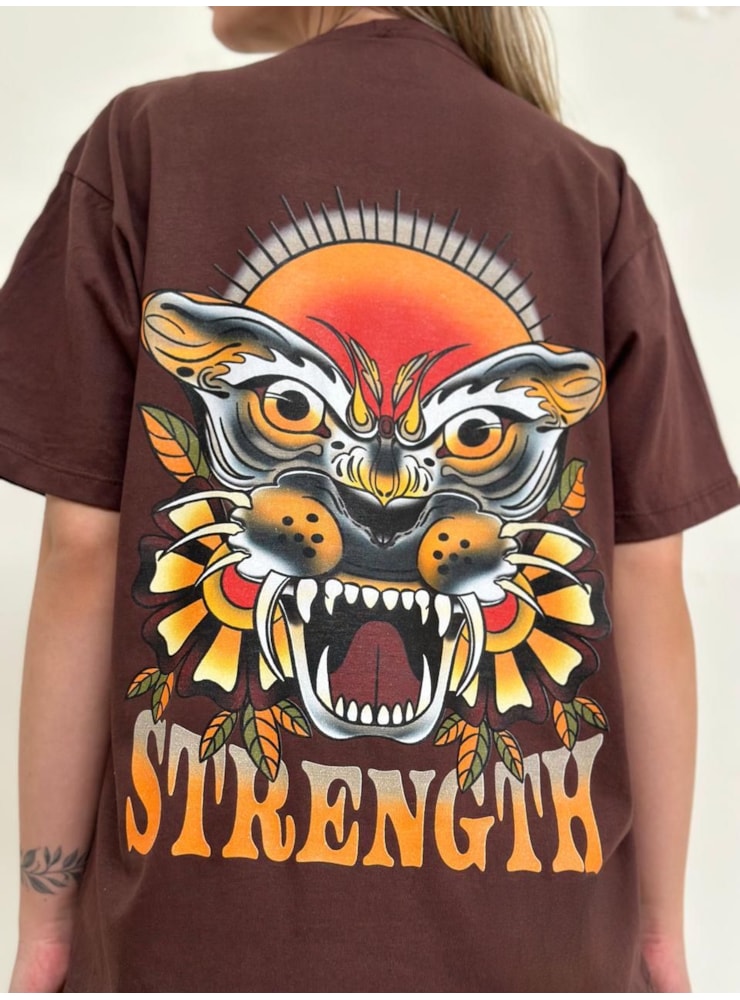 Camiseta Strength Tigre - Marrom - Frente e Verso — imagem 1