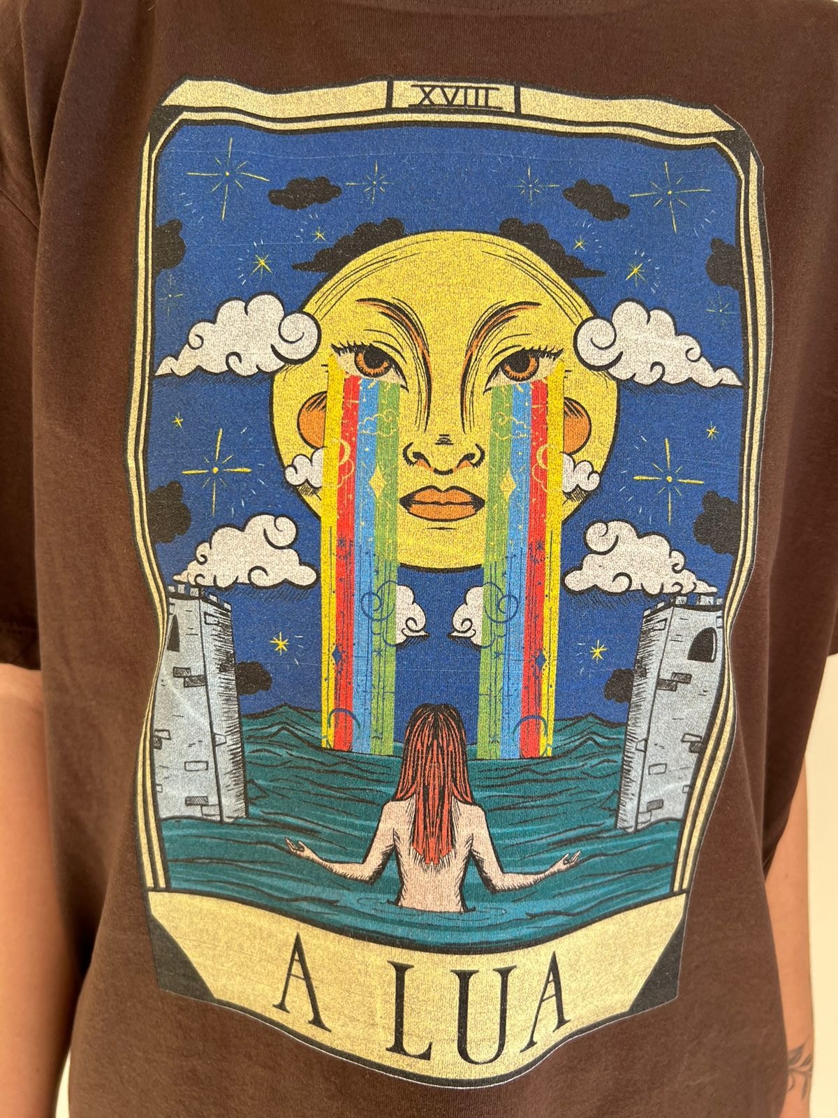 Camiseta Tarot A Lua - Marrom — imagem 2