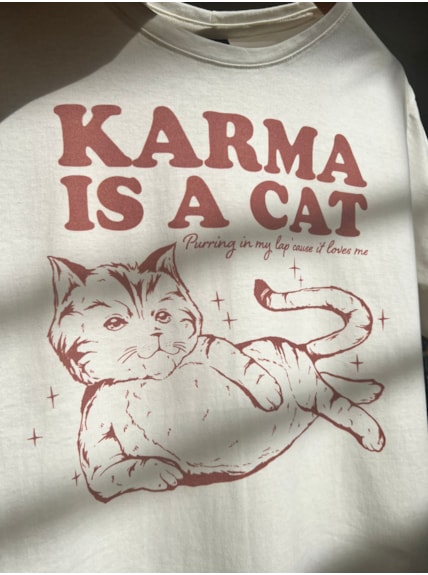 Camiseta Taylor Swift - Karma Is A Cat Vermelho - Off-White