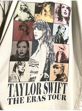 Camiseta Taylor Swift - The Eras Tour Colorido - Off-White