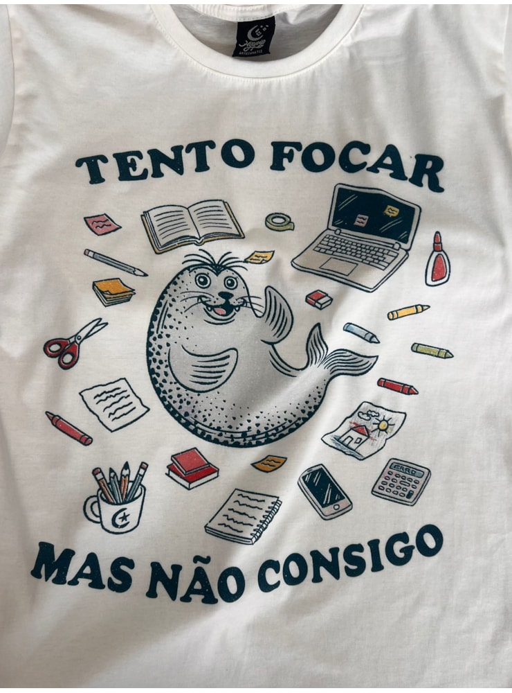 Camiseta Tento focar mas não consigo - Off-White — imagem 2