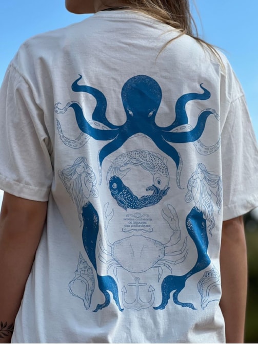 Camiseta Tesouro das Sereias - Off-White - Frente e Verso