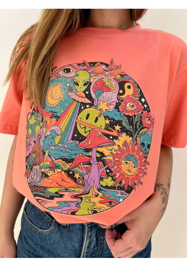 Camiseta Trip Hippie - Coral