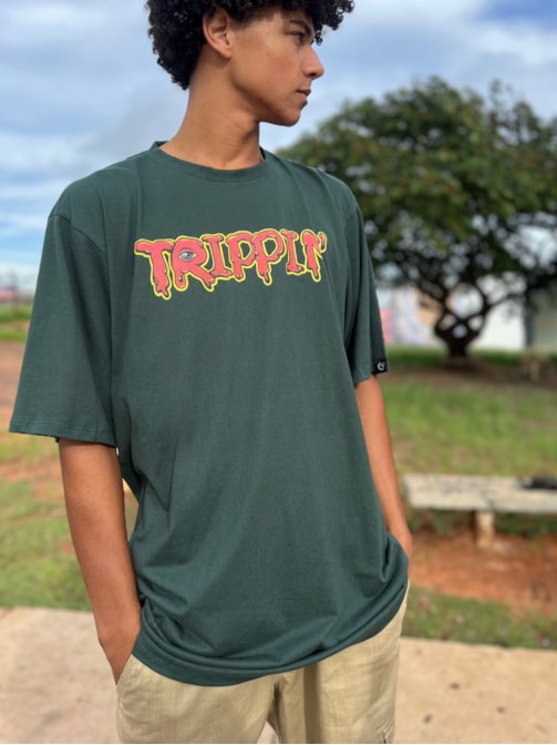 Camiseta Trippin' - Verde - Frente e Verso