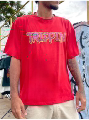 Camiseta Trippin' - Vermelha - Frente e Verso