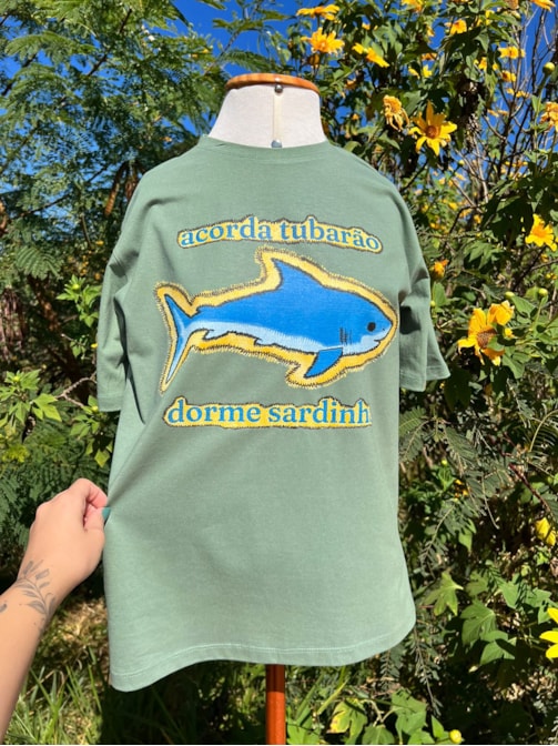 Camiseta Tubarão - Verde Alecrim
