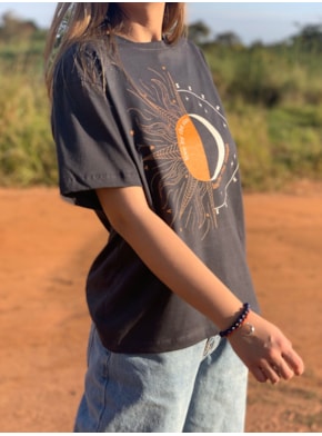 Camiseta Viva pelo Sol, Ame pela Lua - Chumbo