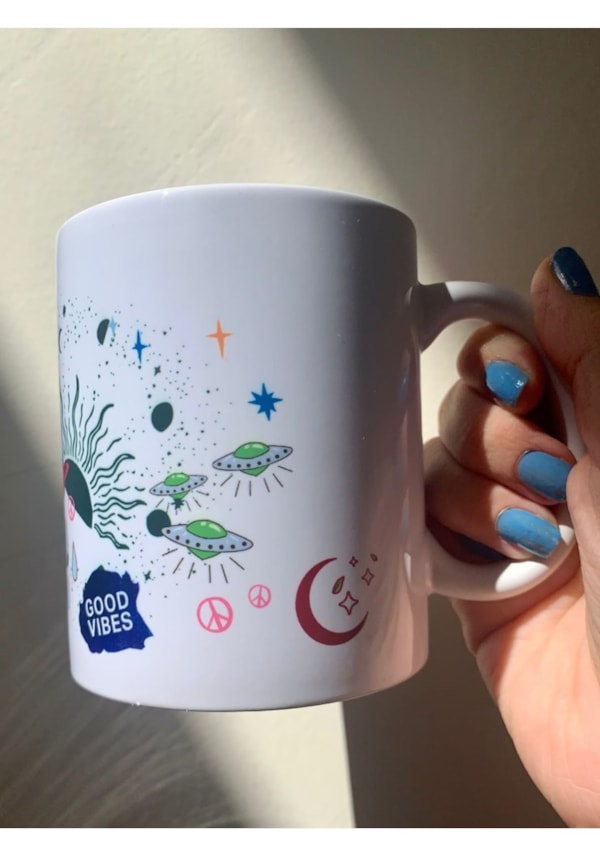 Caneca Alien Things