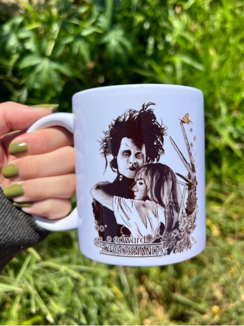 Caneca Edward Mãos de Tesoura