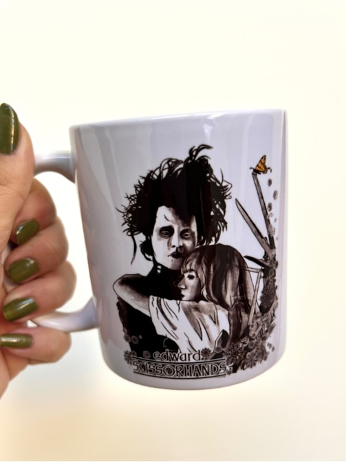 Caneca Edward Mãos de Tesoura